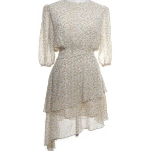 Adoore klänning - Säljer min Adoore klänning. Fint skick och endast använd ett fåtal gånger. 