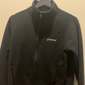 General snus kofta  - Storlek S men passar även M. Helt oanvänd. 