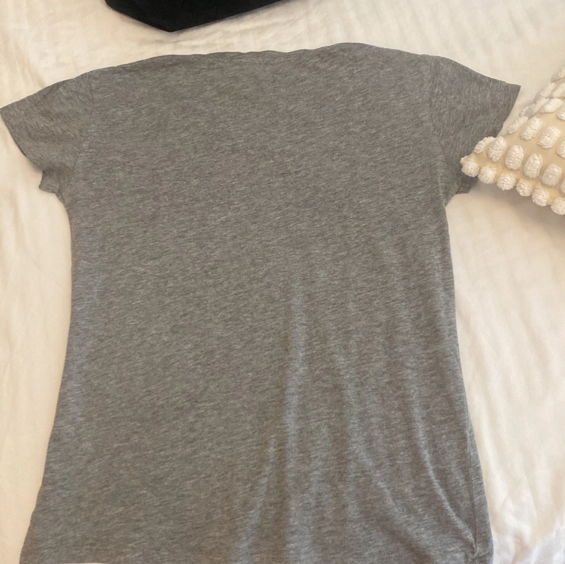 Grå t-shirt från Mango - 90