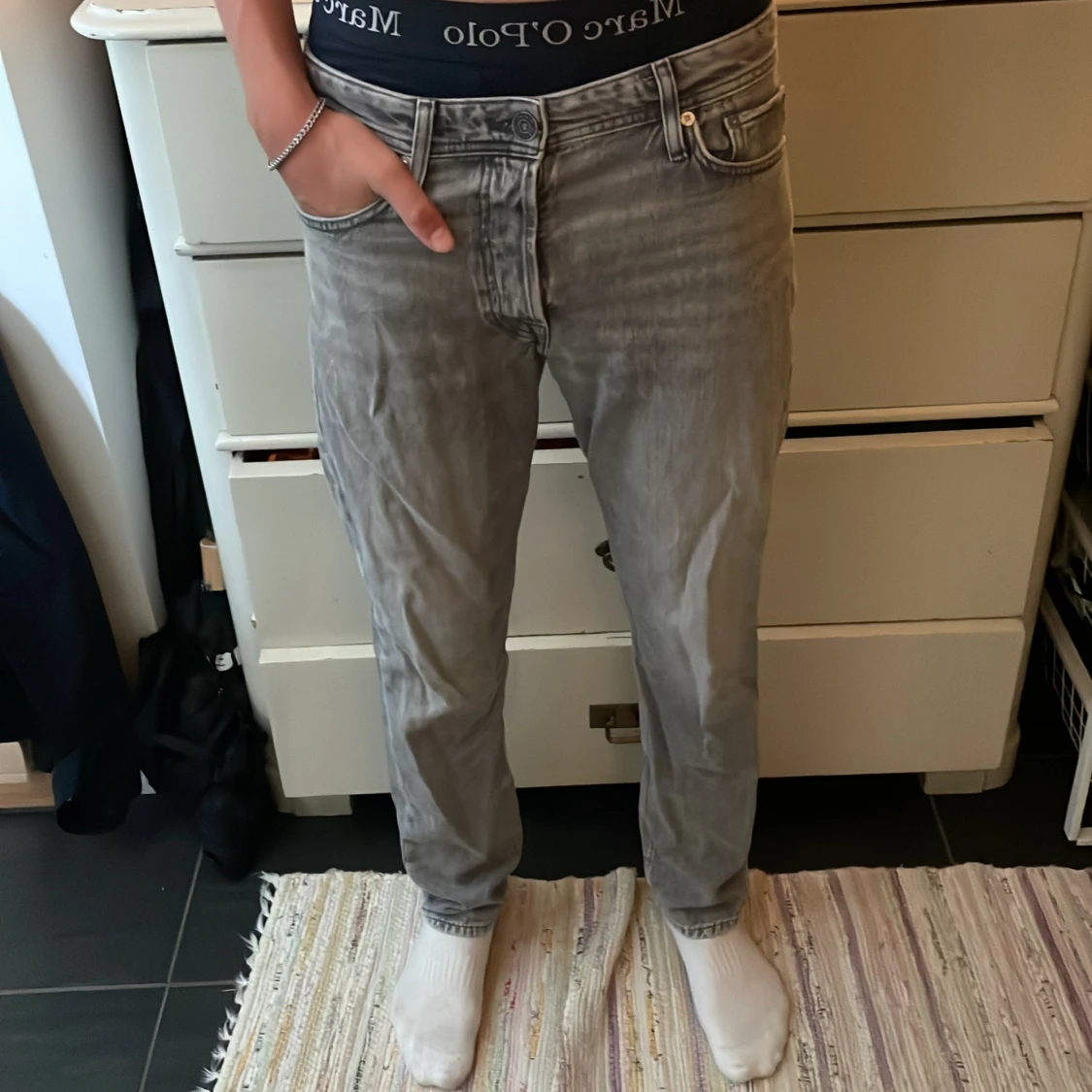 Jeans grå 