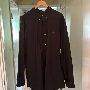 Aldrig använd polo skjorta  - Köpte till min far men han använde inte den för den var för stor 