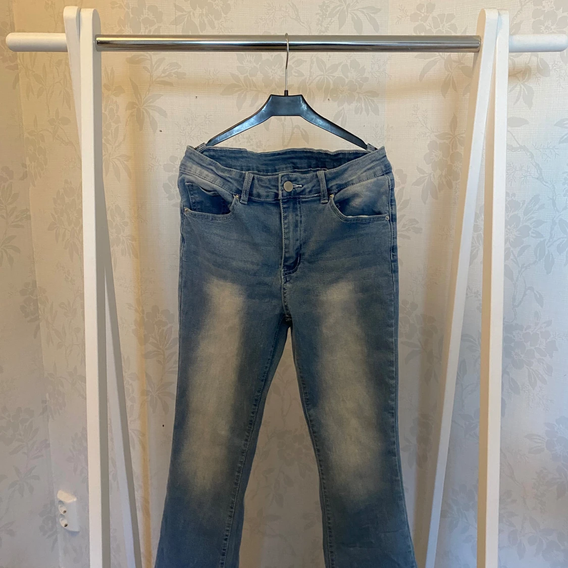 Mid-Waisted, bootcut flared jeans - 90