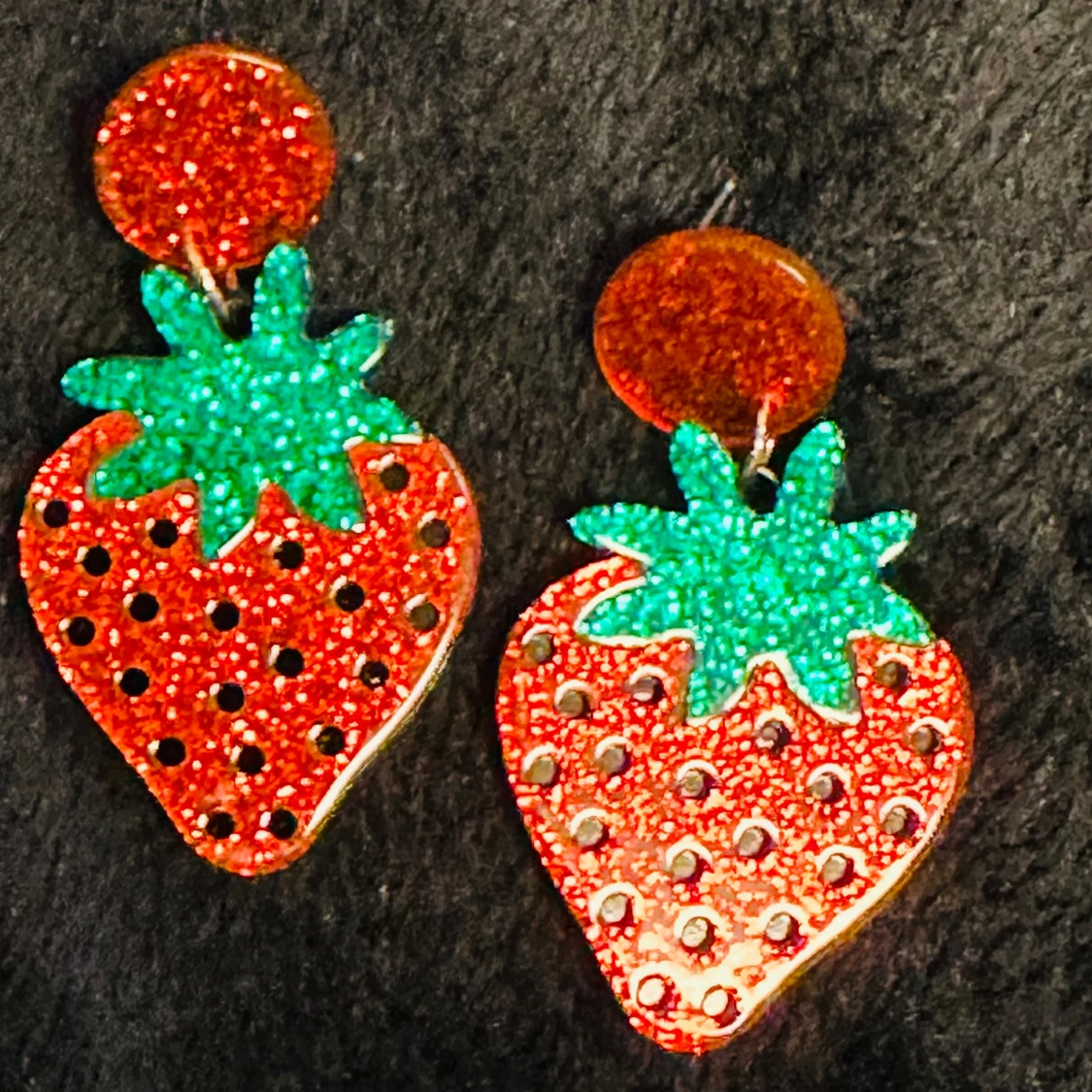 Nya örhängen i form av jordgubbar Akryl Söta Kawaii Cute - 91