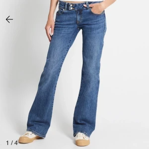 Lågmidjade jeans  - Säljer dess lågmidjade jeans ifrån lager157 i Xs/Full lenght