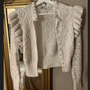 Supersöt kofta - Säljer denna superfina koftan från zara i s!