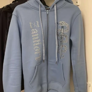  Hoodie  - Kommer ej till användning skriv vid minsta fundeing