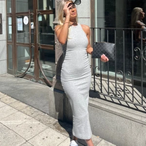 Klänning - Säljer denna klänning från nelly i storlek xs. Använd ett fåtal gånger