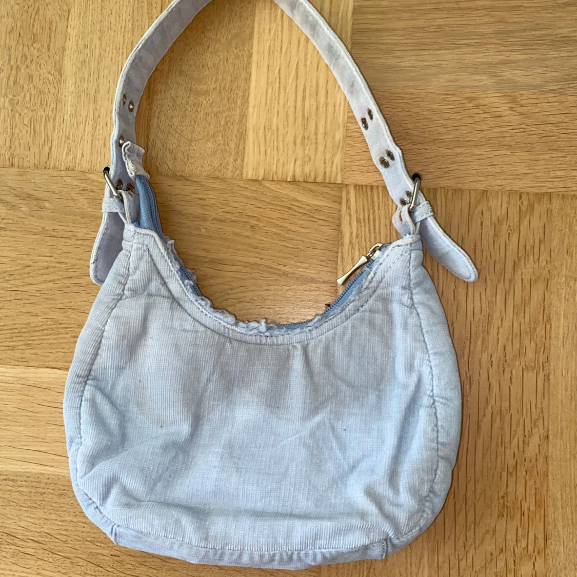 Ljusblå väska i manchestertyg  - 90