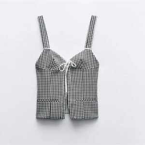 Söt topp - Jätte fin zara topp skriv för frågor❤️❤️❤️