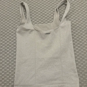 Aimn linne - Linne Aimn  Färg : beige  Strl: S