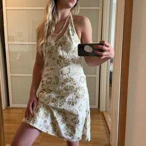 Sundress halterneck - Superfin halterklänning i 100% linne.