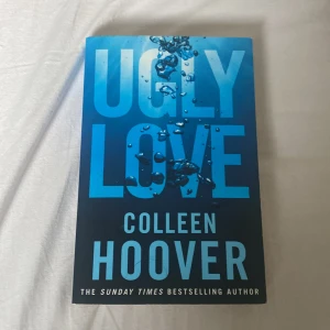 Ugly love av Colleen Hoover - Boken i fint. Lite skrynklig på rygge