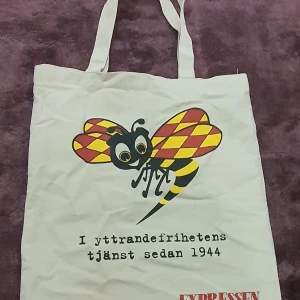 Tygkasse  - Tygkasse,  i fint skick. 