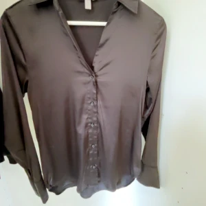 Satin Blus - Size S
