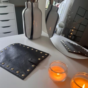 Väska  - ingen anning om märke osv,ärvt den!