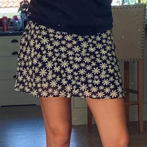 Blommig kjol - Jätte söt och lätt kjol🌸