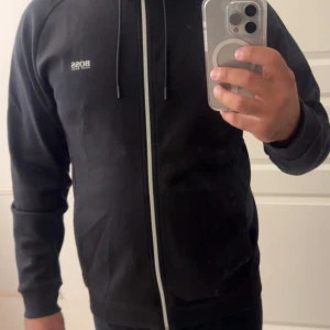 Hugo Boss Sweatshirt  - Väldigt bra skick Storlek XXL   Passar XL