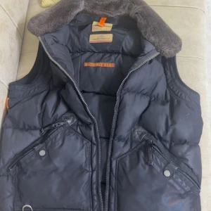 Parajumper väst - Parajumper väst storlek xl passar L