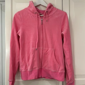 Kofta - Mjukiskofta från Cubus i storlek Xs