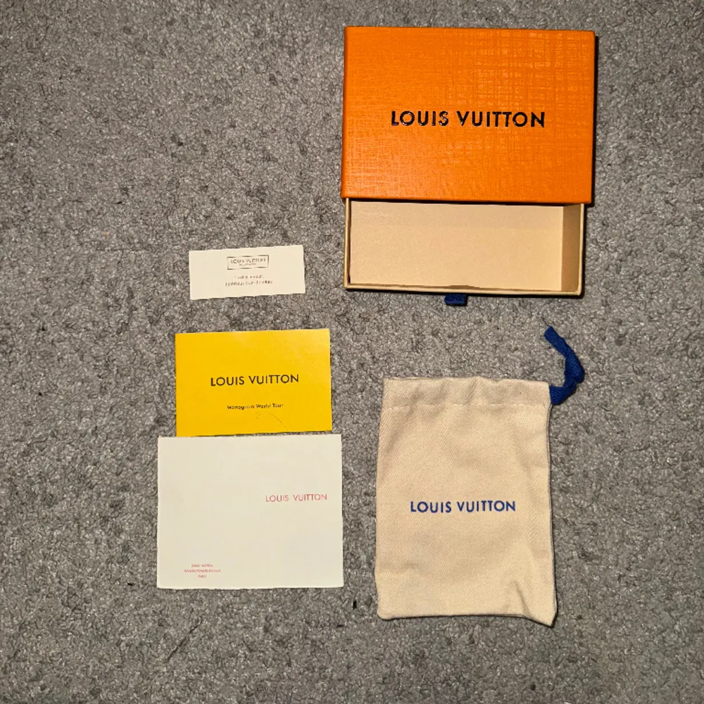 Oanvändt Louis vuitonn armband med box, dustbag och papper. 21 cm. 1:1. . Accessoarer.