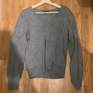 LYLE&SCOTT Finstickad tröja - Finstickad tröja från LYLE&SCOTT i storlek m! (Priset kan diskuteras!)