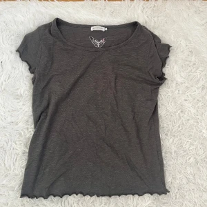 T-shirt  - Brodyr i ryggen