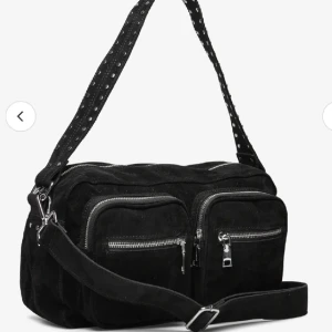 noella väska - jättefin noella väska hur bra skick som helst men använd ett par gånger köptes ca ett år sen