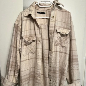 Fin jacka från bikbok  - Säljer min lite tunnare, fina vårjacka från bikbok 