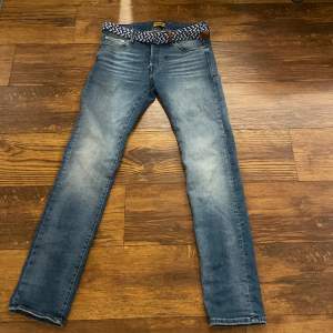 Blå Jack & Jones Jeans storlek 30/32
