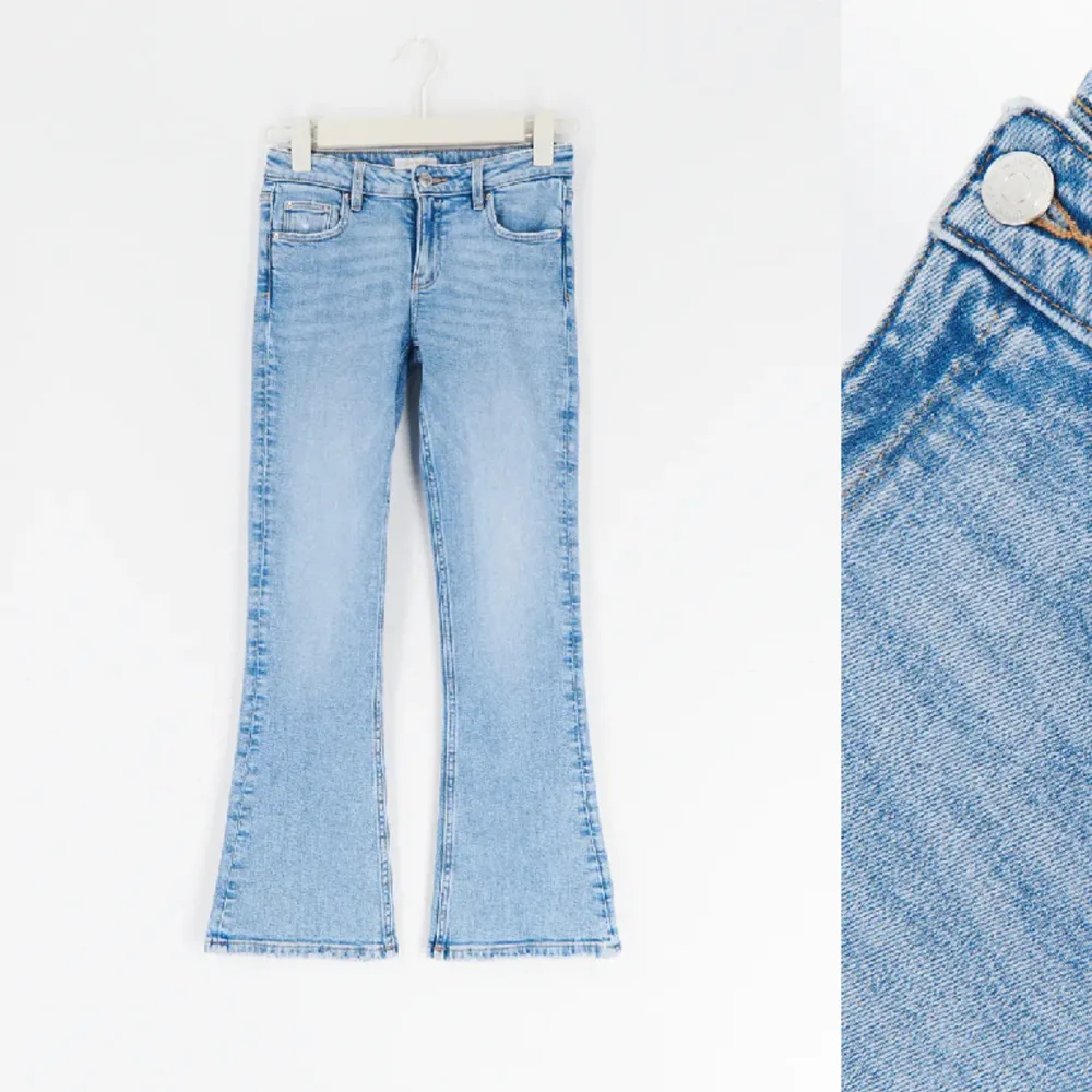 säljer ett par lågmidjade bootcut/flared jeans från Gina Tricot pga. är för små på mig 🤍 i nyskick, köptes för 300kr. Jeans & Byxor.