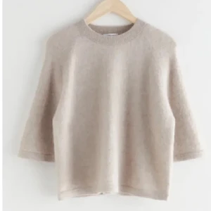 Stickad tshirt - Stickad tshirt från other stories storlek S