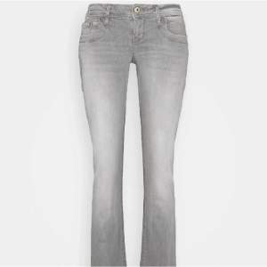 Säljer mina ltb jeans då de är för stora, helt nya/oanvända med prislapp kvar!!🫶🏽