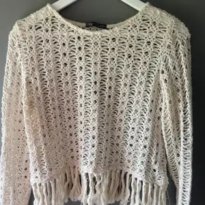 Fin virkad/stickad tröja från Zara i nyskick!🤍