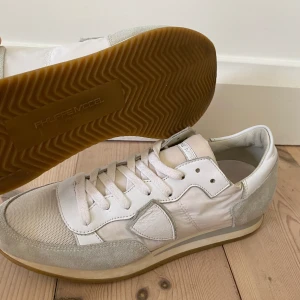 Phillipe Model runners - Tja, säljer dessa feta phillipe model skor som är perfekt till sommaren pris Kaj diskuteras