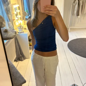 Fest topp - Super snygg fest topp som aldrig använts💙
