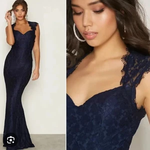 Balklänning - Säljer min superfina balklänning från Nelly i strl S då jag hittat en annan. Kom privat för fler bilder💋