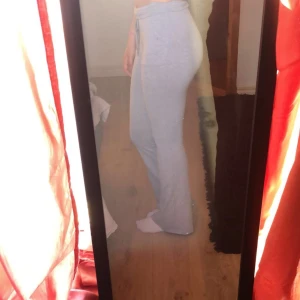 gråa mjukisar - gråa mjukisar som är jättesköna