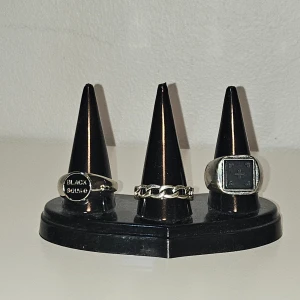 3 st ringar - 3 st ringar av stål, använda fåtal gånger