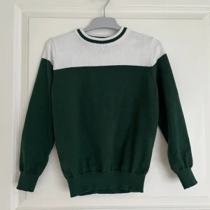 Sweatshirt  - Vintage sweatshirt, vit och grön. Storlek xs/xxs 