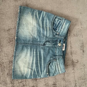 Jeanskjol  - Söt jeanskjol 