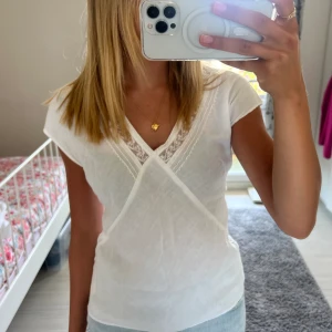 Blus - passar xs/m 💗 perfekt skick 60% linne, 40% bomull, spetsen är gjord av silke