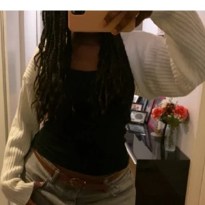 Bolero - En vit bolero i storlek S💕 kommer inte till användning💕