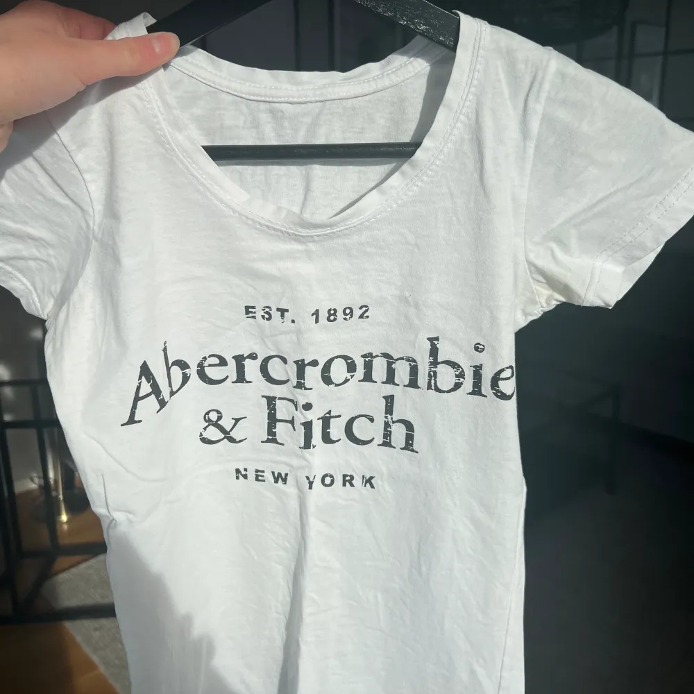 Abercrombie & Fitch t-shirt, i bra skick . T-shirts.