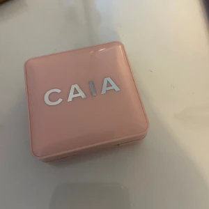 Caia - Blush. Använd men mycket produkt kvar. Från Caia 