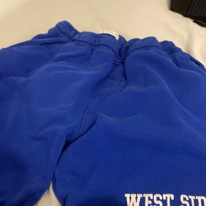 Blå shorts  - Blå shorts 