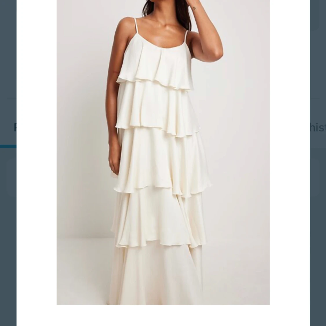 Voluminös maxiklänning med fransdetaljer  - 90