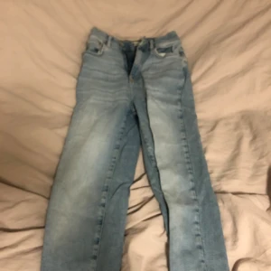 Perfect jeans Ginatricot - Jätte fina jeans ifrån Ginatricot, väldigt fint skick, använda fåtals gånger🩷