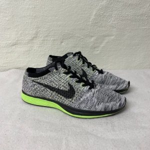 Nike flyknit  - Nike flyknit racer i storlek 40.