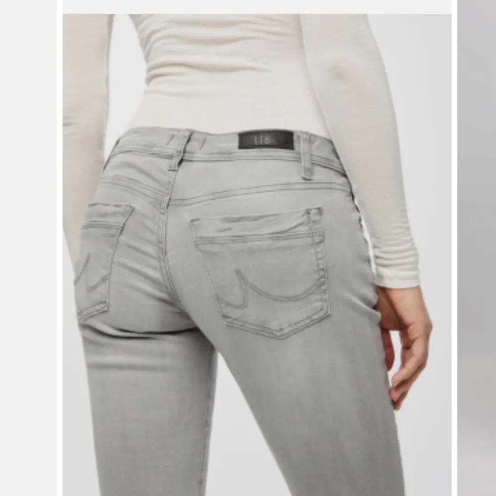 Säljer mina grå LTB jeans i modellen ”Valerie” då dom inte kommer till användning men är i ny skick!  Skriv för fler bilder💕. Jeans & Byxor.