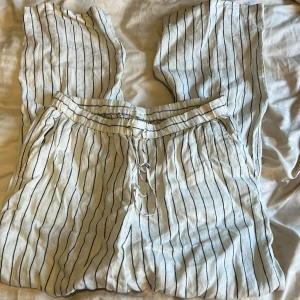 Arket linnebyxor  - Randiga andvända 1 gång 